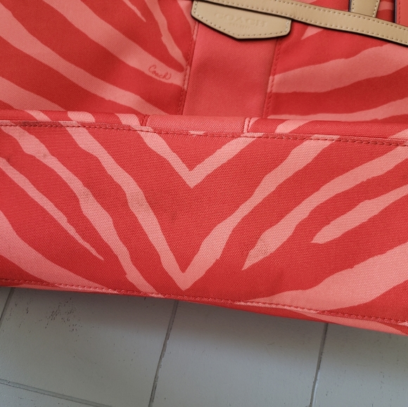 Coach Bag - Picture 6 of 8